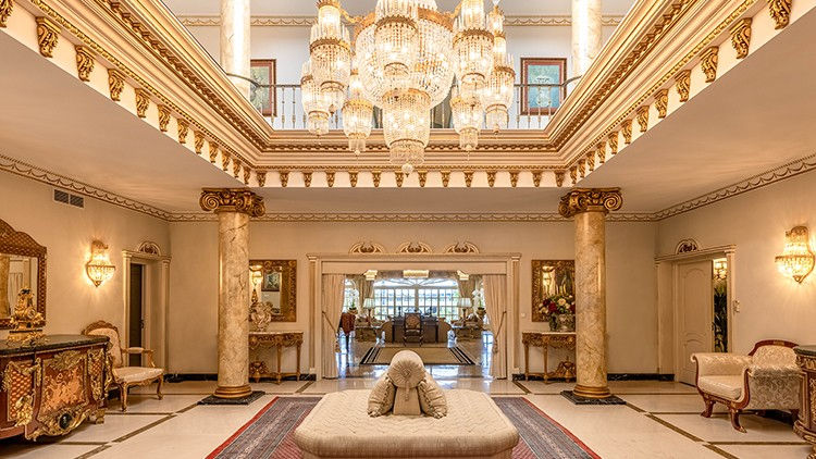 Marbella hotel lobby